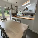 4 Bedroom Detached House Sleeps 7