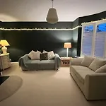 4 Bedroom Detached House Sleeps 7