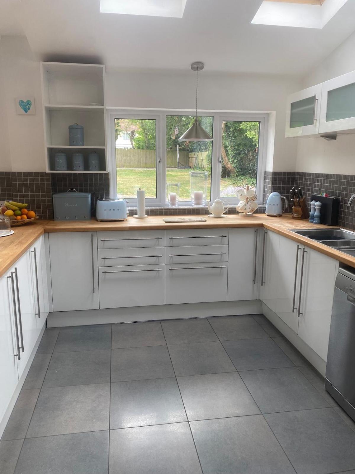4 Bedroom Detached House Sleeps 7 * Ipswich