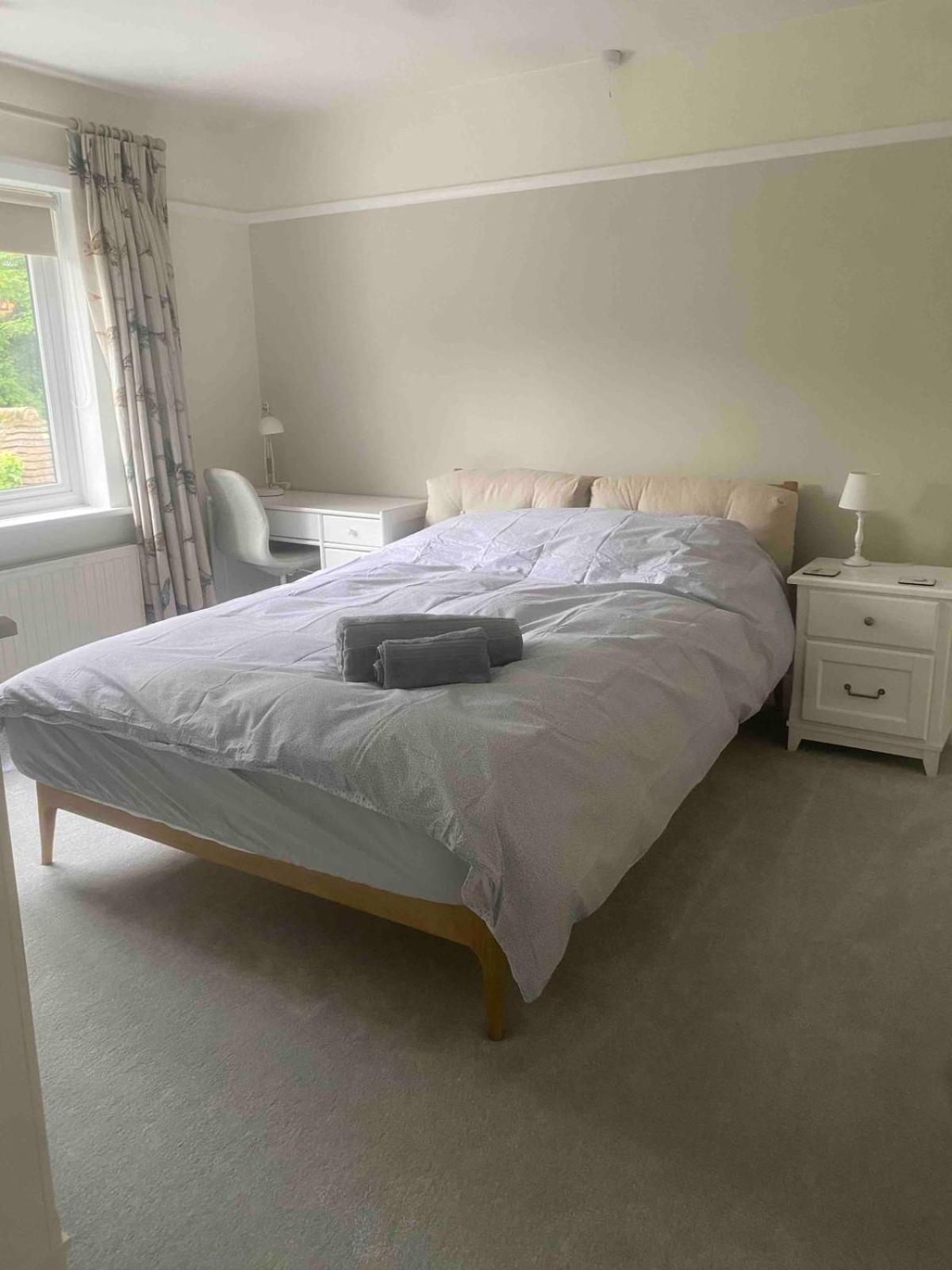 4 Bedroom Detached House Sleeps 7 Ipswich