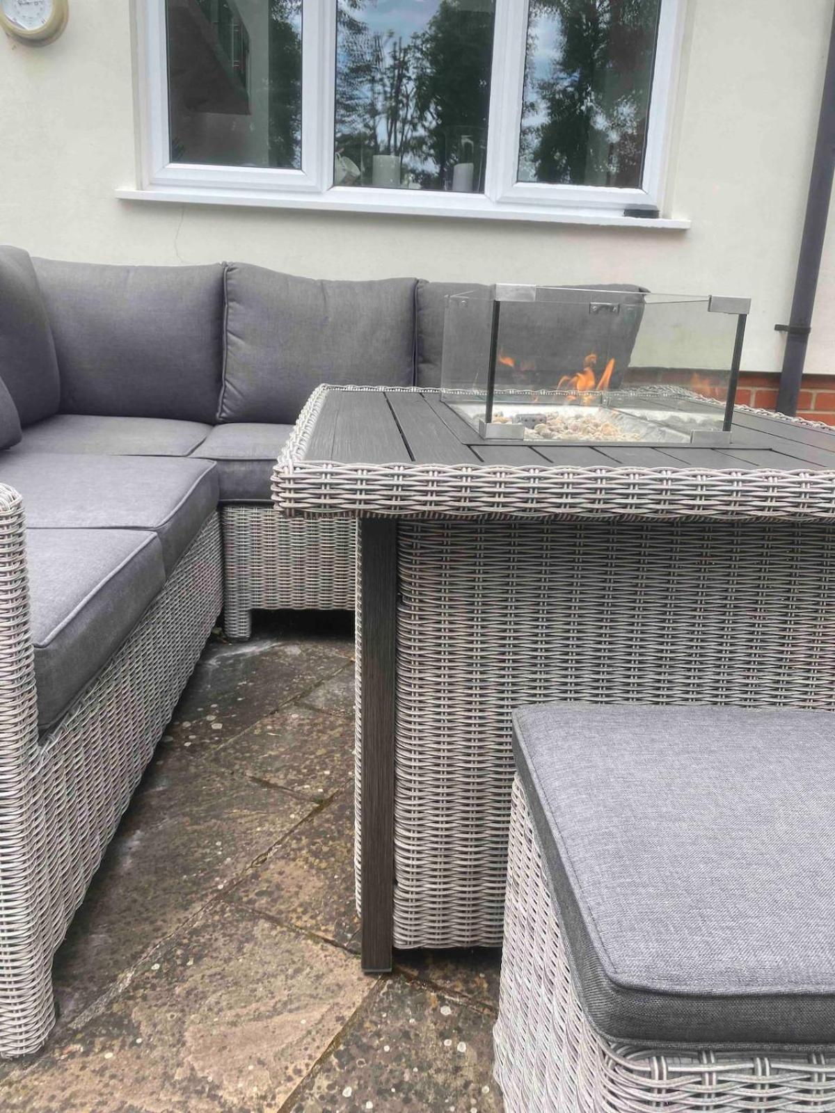 Apartment 4 Bedroom Detached House Sleeps 7 *