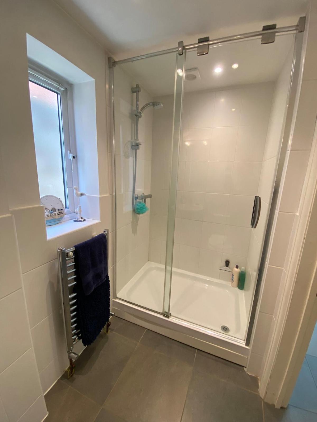 Apartment 4 Bedroom Detached House Sleeps 7